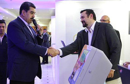 Maduro Plans to Give Venezuelan Pensioners Petro as Christmas Bonus